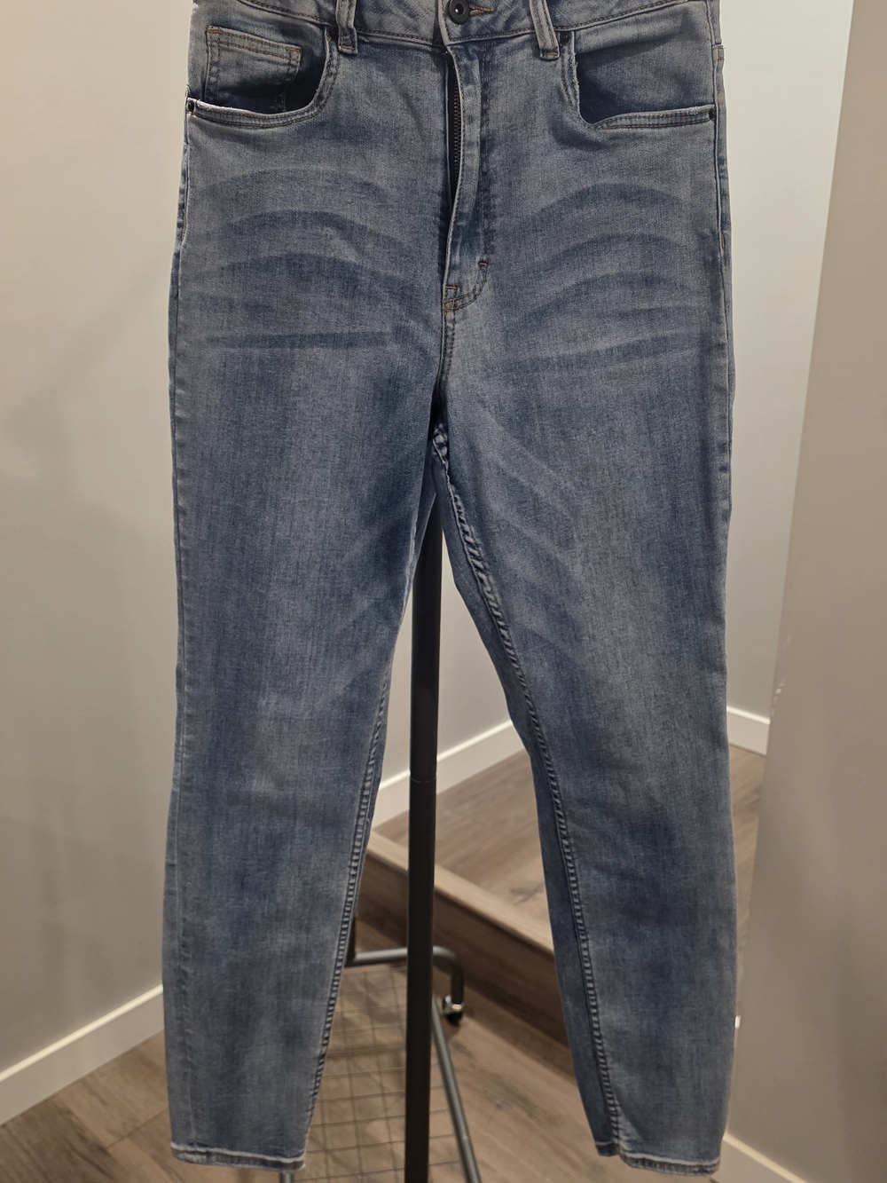 Zoo York Women's Skinny Jeans in Light Blue Wash